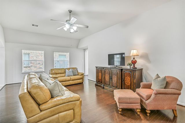 318 Lake Line Drive, Alvin, TX 77511