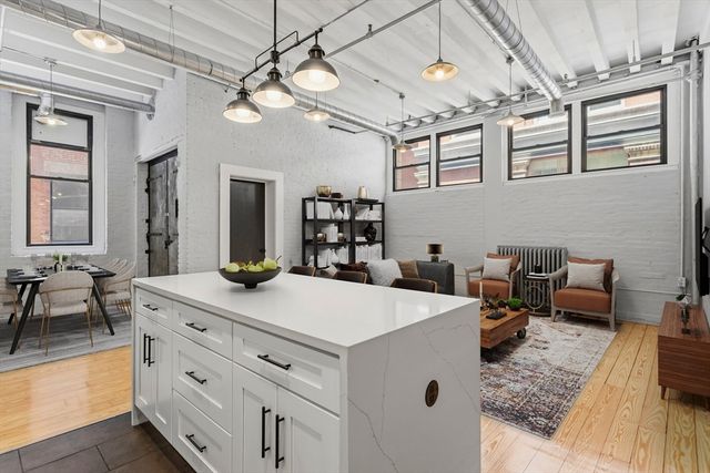 107 South St 2F, Boston, MA 02111