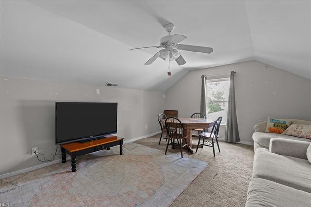 182 Rochdale LN, Suffolk, VA 23434