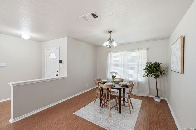 313 Chisholm Trl, Seguin, TX 78155