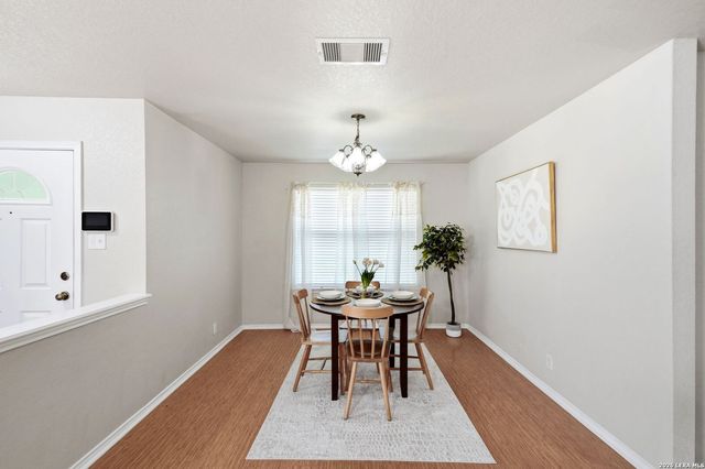 313 Chisholm Trl, Seguin, TX 78155