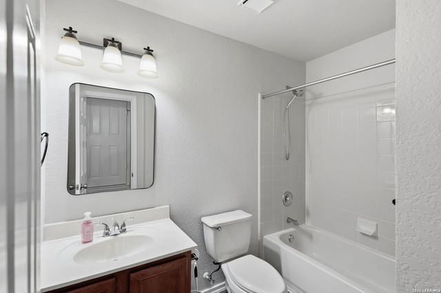 313 Chisholm Trl, Seguin, TX 78155