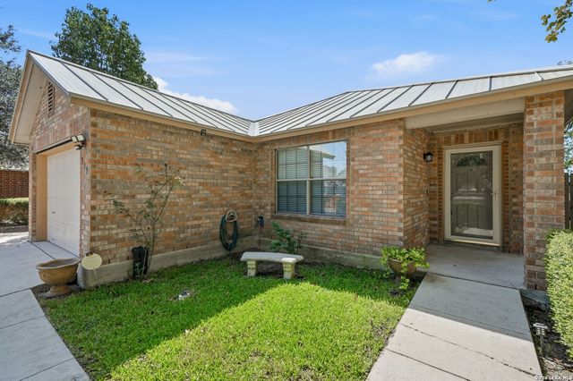 313 Chisholm Trl, Seguin, TX 78155