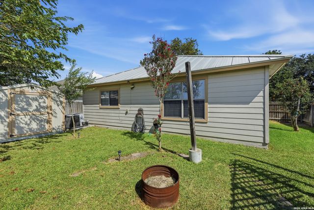 313 Chisholm Trl, Seguin, TX 78155
