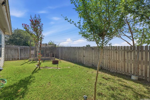 313 Chisholm Trl, Seguin, TX 78155