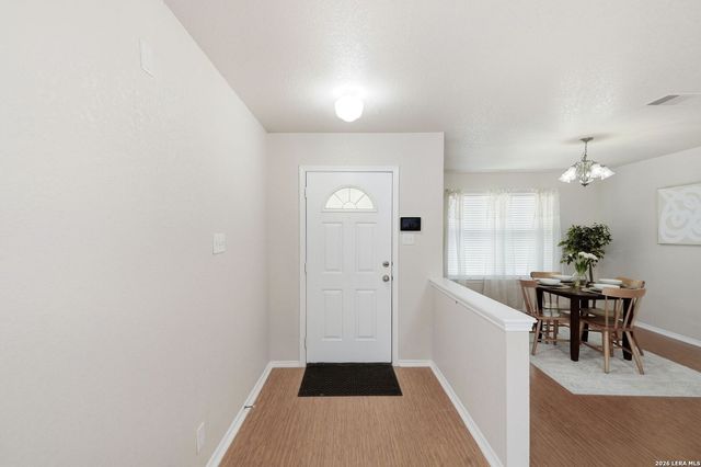 313 Chisholm Trl, Seguin, TX 78155