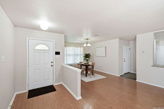313 Chisholm Trl, Seguin, TX 78155