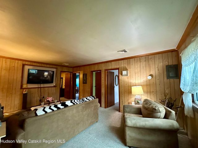 469 Tishauser Rd, Claverack, NY 12534