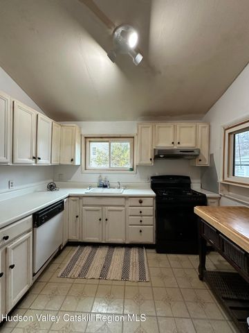 469 Tishauser Rd, Claverack, NY 12534