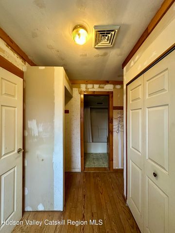 469 Tishauser Rd, Claverack, NY 12534