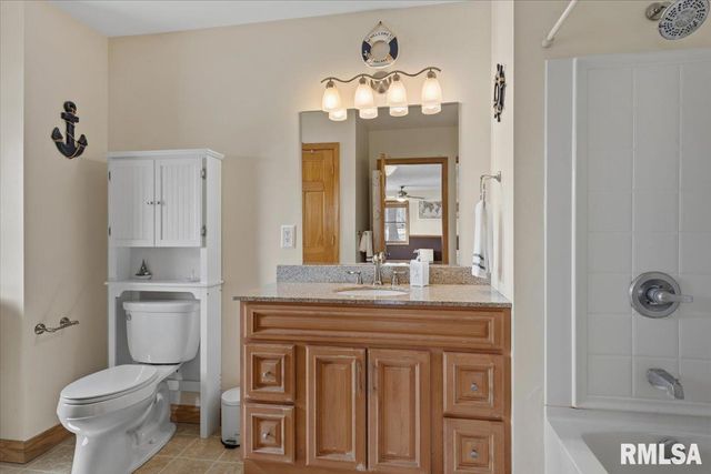 901 N 6TH Street, Riverton, IL 62561