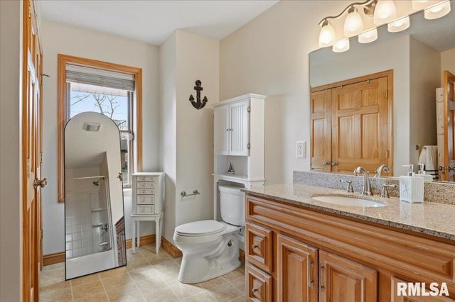 901 N 6TH Street, Riverton, IL 62561