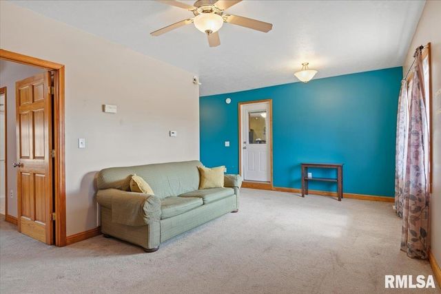 901 N 6TH Street, Riverton, IL 62561