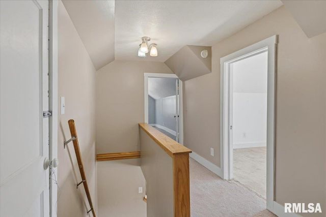 901 N 6TH Street, Riverton, IL 62561