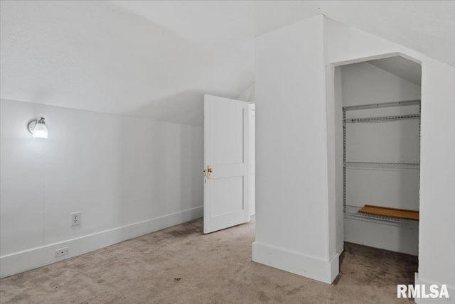 901 N 6TH Street, Riverton, IL 62561