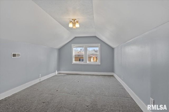 901 N 6TH Street, Riverton, IL 62561