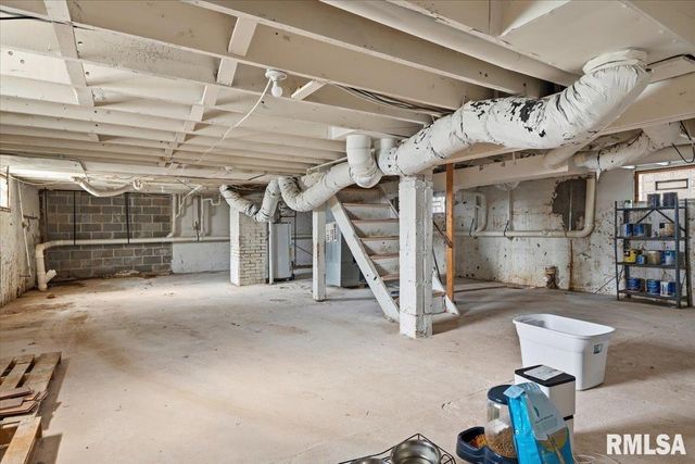 901 N 6TH Street, Riverton, IL 62561