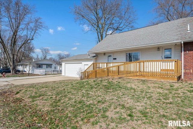 901 N 6TH Street, Riverton, IL 62561