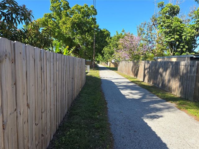 1411 29TH STREET W, Bradenton, FL 34205