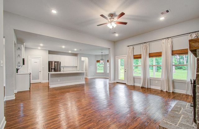 65 County Road 2266, Cleveland, TX 77327
