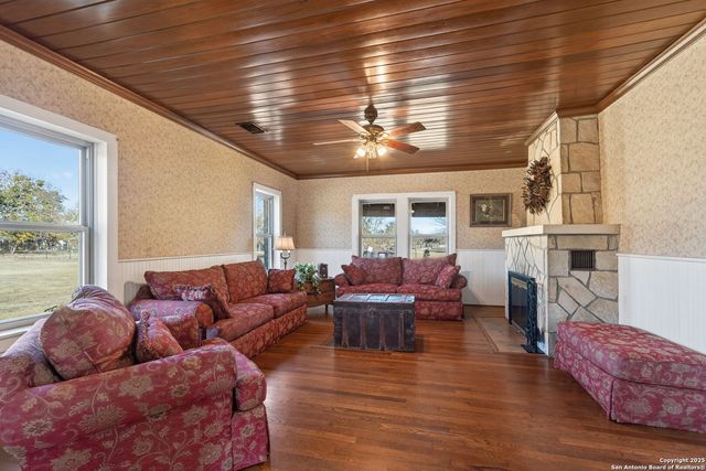 108 Oak Bluff, Boerne, TX 78006