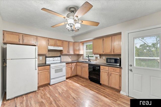 5806 S 113 Street, Omaha, NE 68137