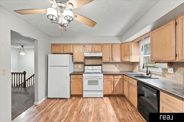 5806 S 113 Street, Omaha, NE 68137