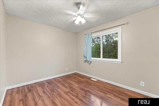 5806 S 113 Street, Omaha, NE 68137