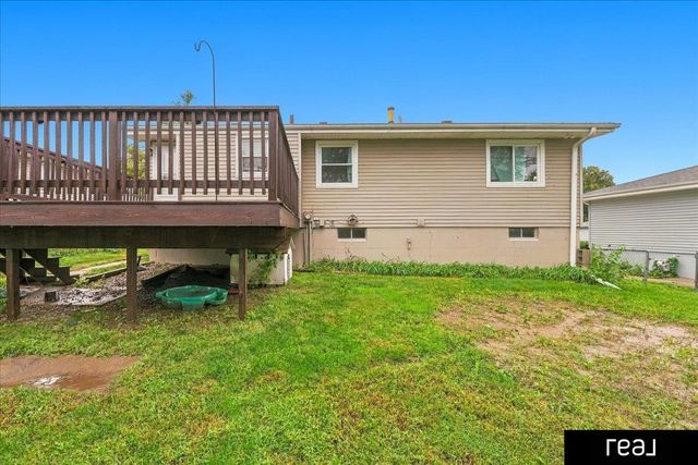 5806 S 113 Street, Omaha, NE 68137