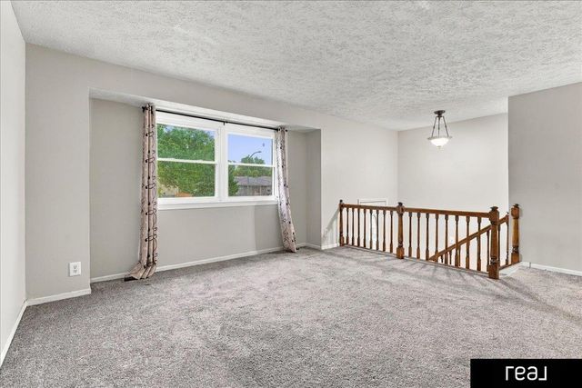 5806 S 113 Street, Omaha, NE 68137