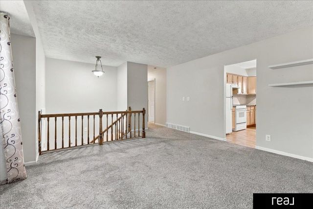 5806 S 113 Street, Omaha, NE 68137