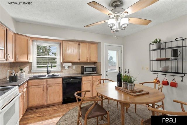 5806 S 113 Street, Omaha, NE 68137
