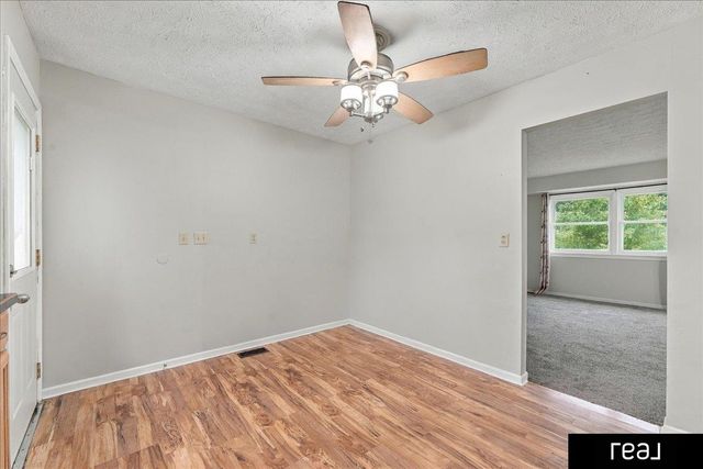 5806 S 113 Street, Omaha, NE 68137