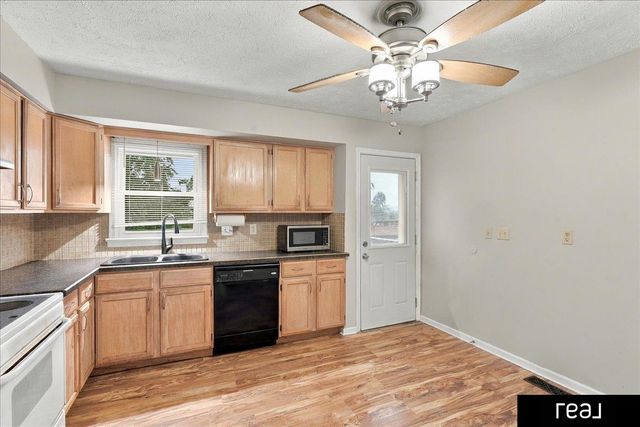 5806 S 113 Street, Omaha, NE 68137