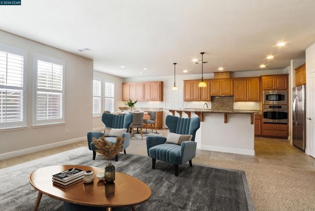 1013 Hollyhock Dr, Oakley, CA 94561