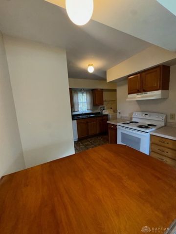 109 E Doris Drive, Fairborn, OH 45324