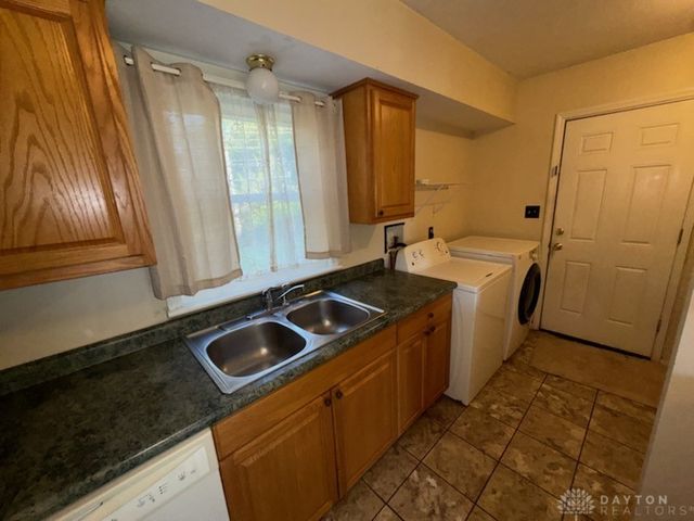 109 E Doris Drive, Fairborn, OH 45324