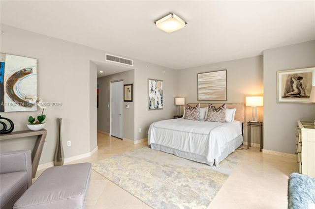 901 Brickell Key Blvd 2804, Miami, FL 33131