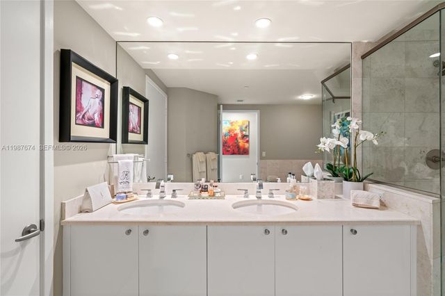 901 Brickell Key Blvd 2804, Miami, FL 33131