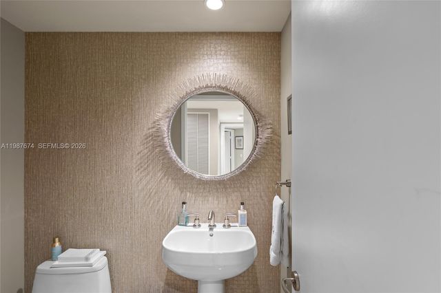 901 Brickell Key Blvd 2804, Miami, FL 33131