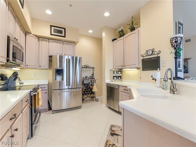 4141 Bay Beach LN 426, Fort Myers Beach, FL 33931