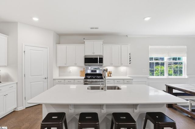 284 Double Crest Drive, Greer, SC 29687