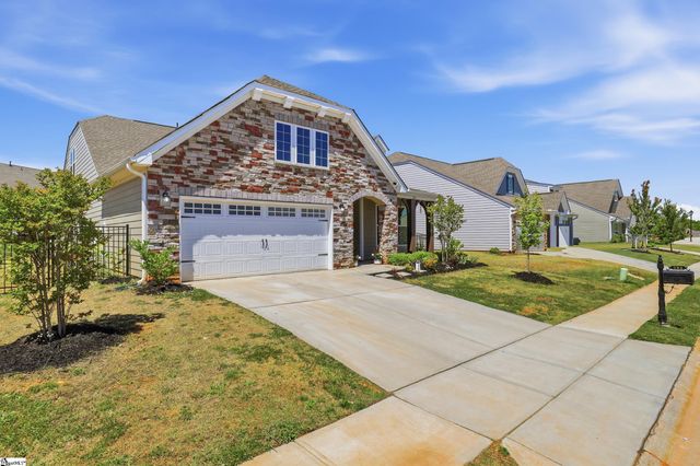 284 Double Crest Drive, Greer, SC 29687