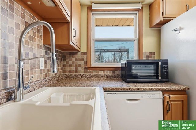 4004 N 13 Street, Carter Lake, IA 51510