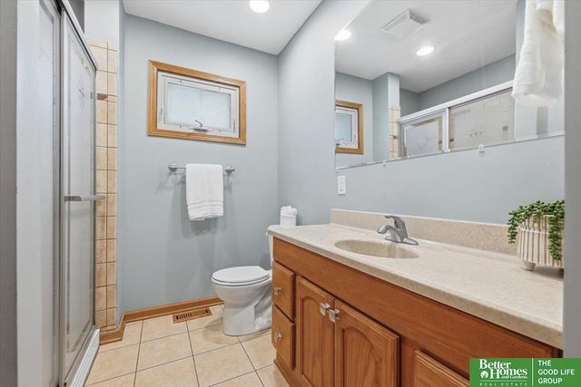 4004 N 13 Street, Carter Lake, IA 51510