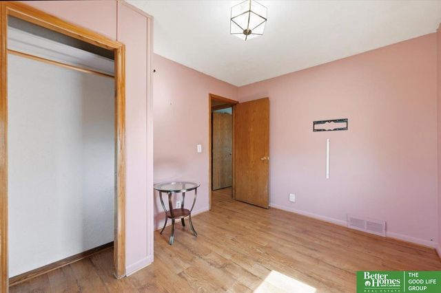 4004 N 13 Street, Carter Lake, IA 51510