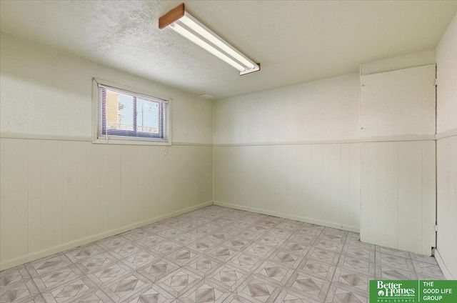 4004 N 13 Street, Carter Lake, IA 51510