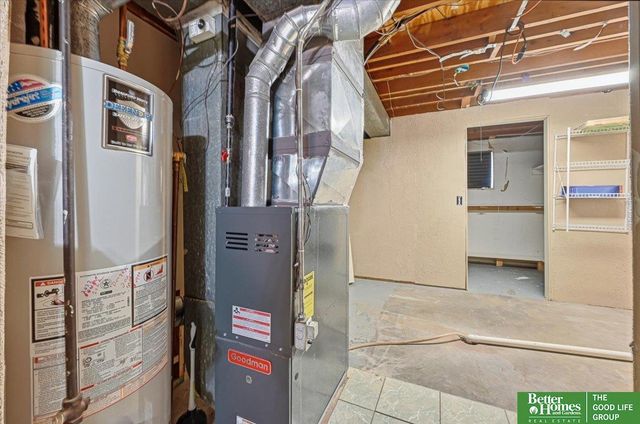 4004 N 13 Street, Carter Lake, IA 51510