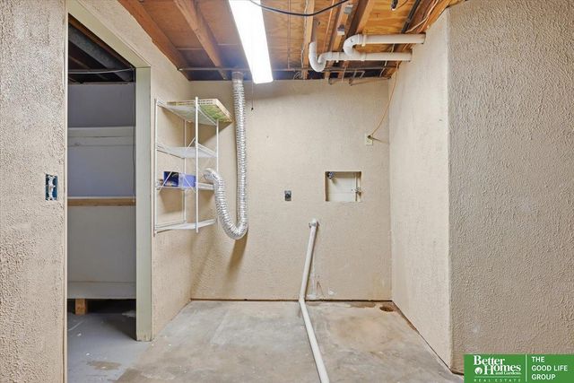 4004 N 13 Street, Carter Lake, IA 51510