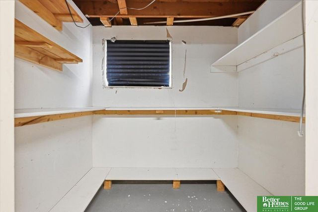 4004 N 13 Street, Carter Lake, IA 51510